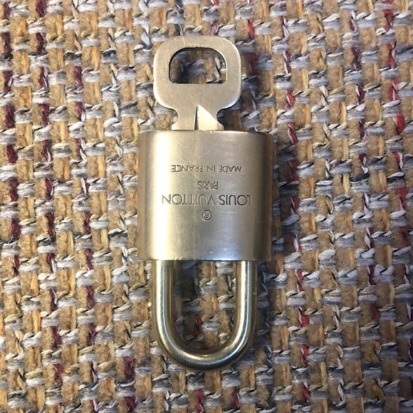 Louis Vuitton LV Gold Padlock Lock & Key 311 - Picture 11 of 13